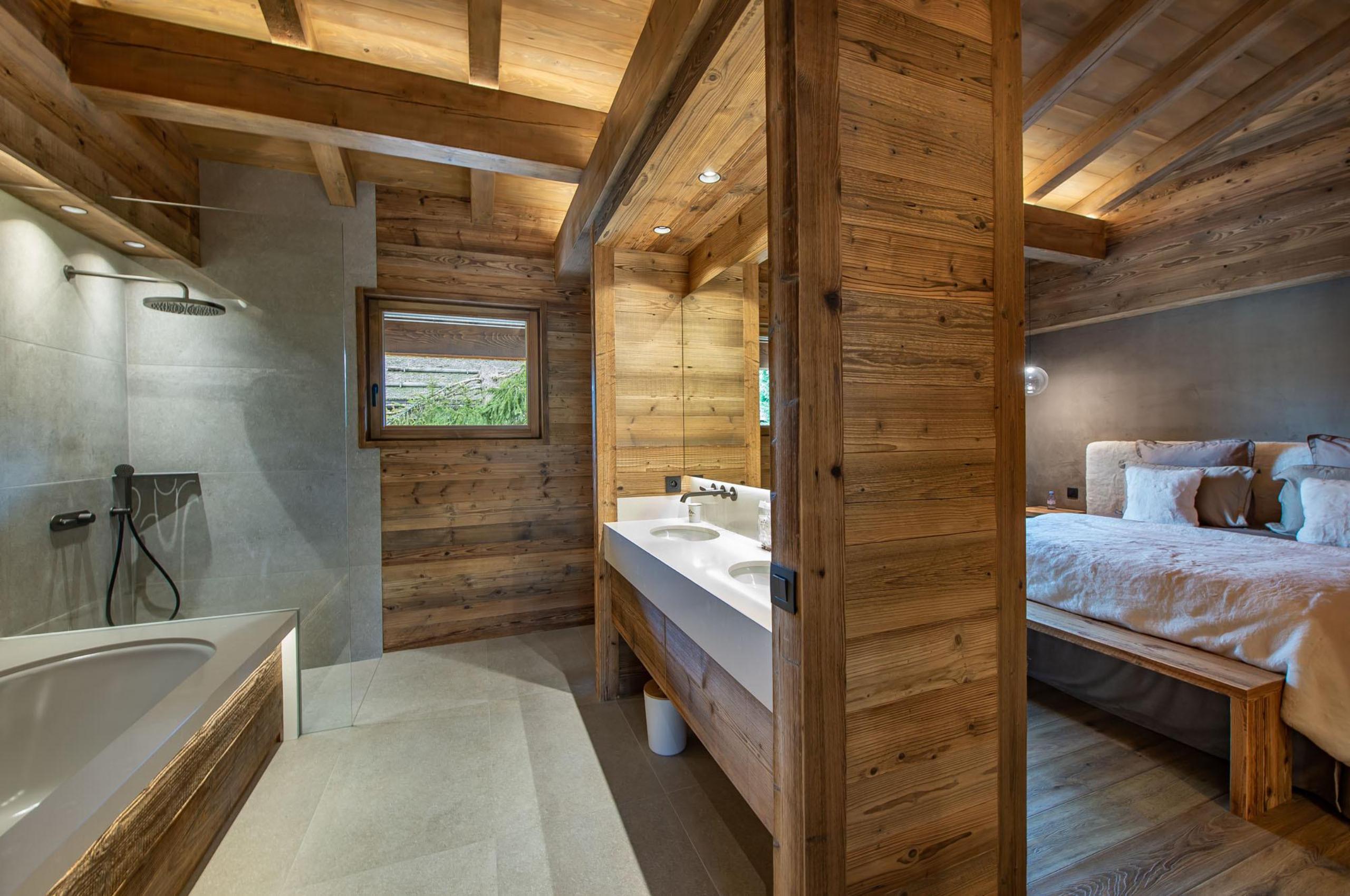 chalet-juno-ensuite-bathroom-bathtub-double-sink-bedroom-luxury-megeve