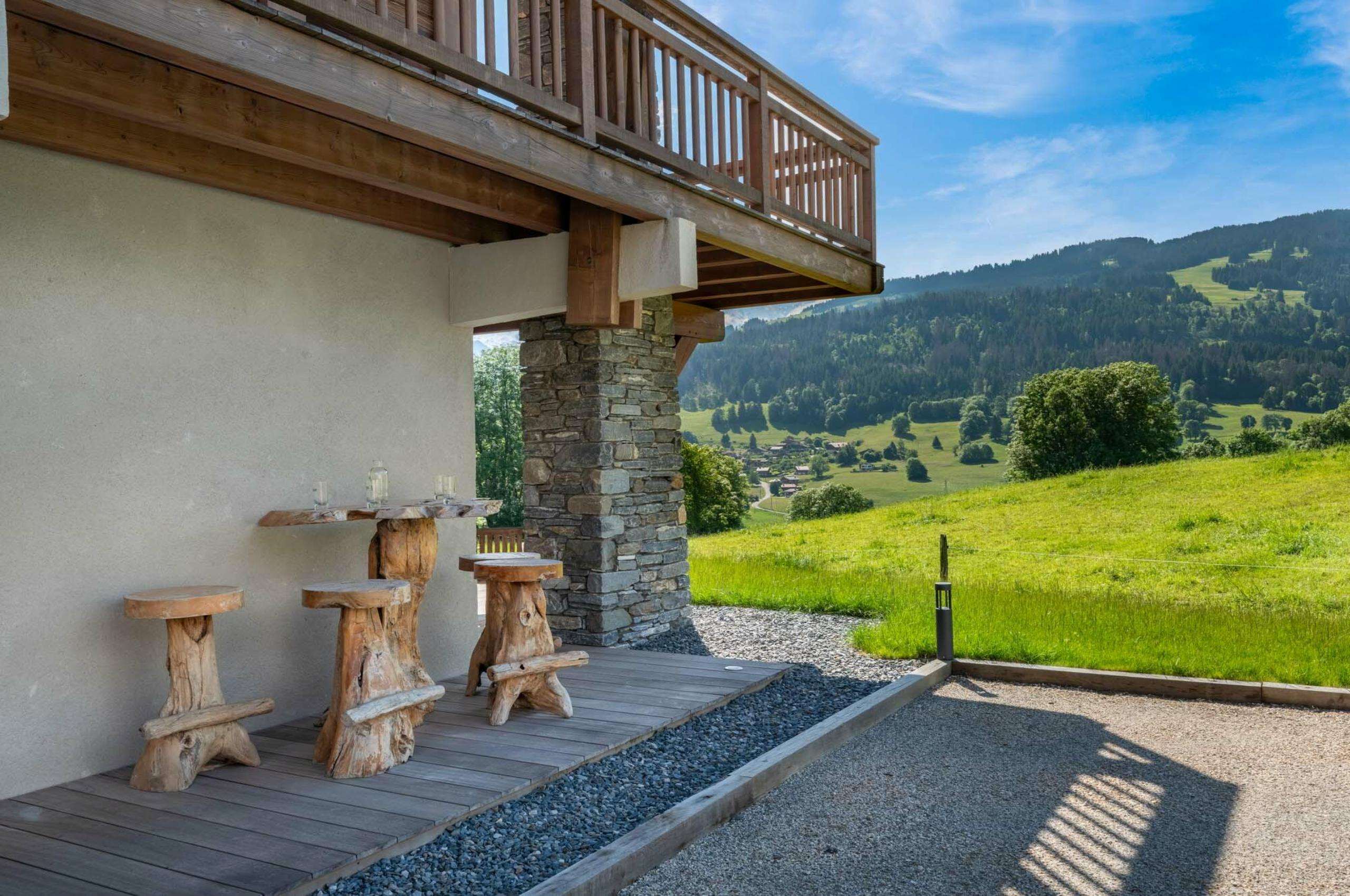 chalet-juno-garden-alfresco-seating-luxury-megeve