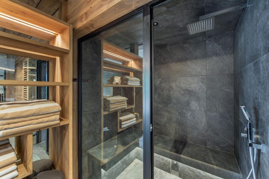 chalet-juno-steam-room-shower-spa-wellness-luxury-megeve