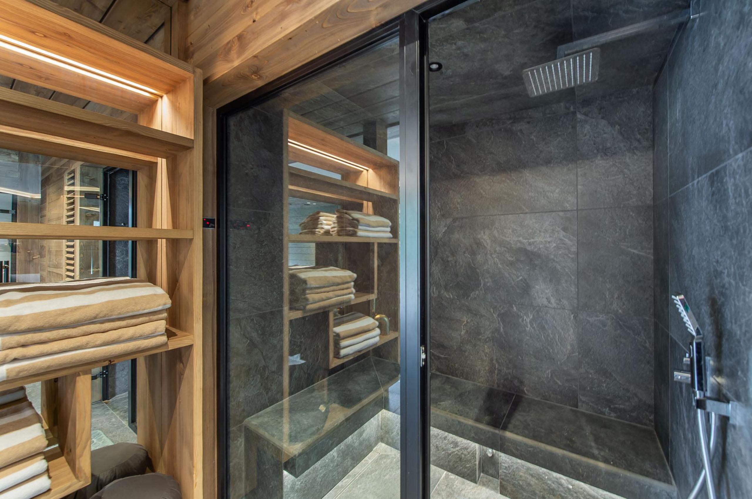 chalet-juno-steam-room-shower-spa-wellness-luxury-megeve
