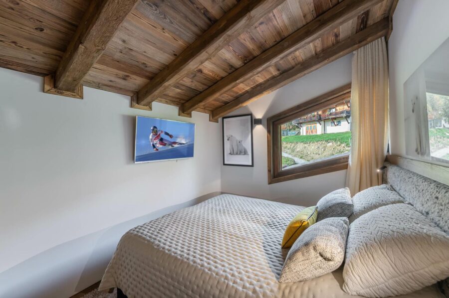 chalet-marnie-bedroom-tranquil-alpine-retreat-luxury-megeve