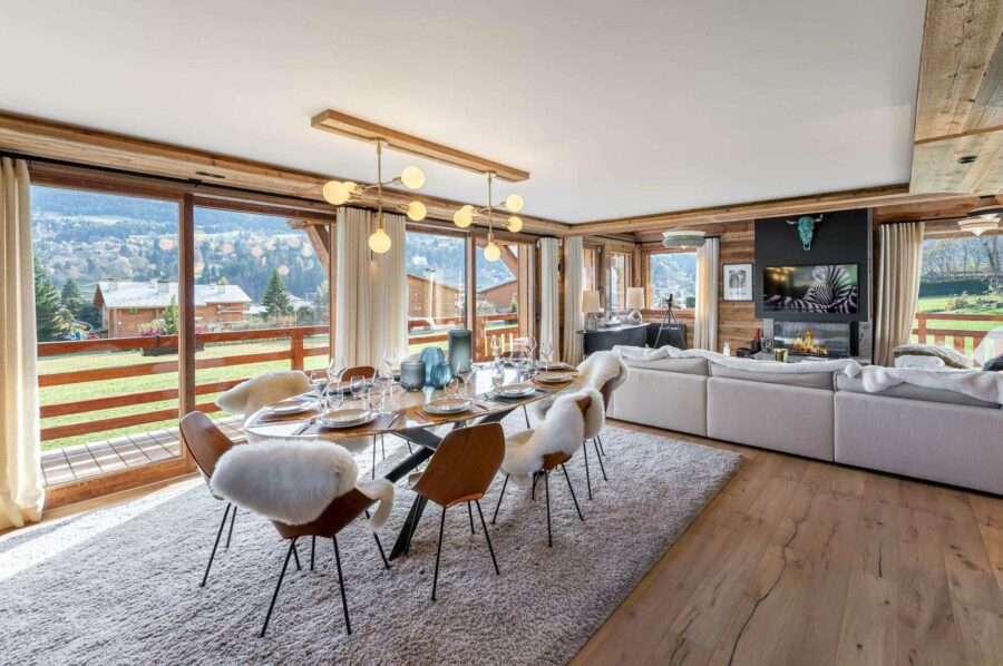 chalet-marnie-dining-area-living-room-openplan-balcony-luxury-megeve