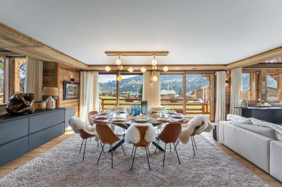 chalet-marnie-dining-area-scenic-views-openplan-luxury-megeve