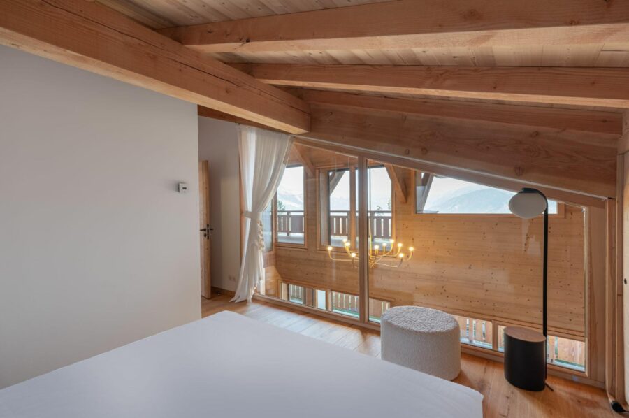 chalet-sadie-bedroom-mountain-views-serene-alpine-design-luxury-megeve