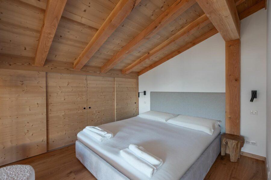 chalet-sadie-bedroom-serene-alpine-luxury-design-megeve