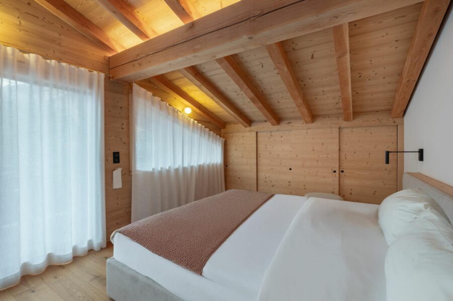 chalet-sadie-bedroom-serene-tranquil-alpine-design-luxury-megeve