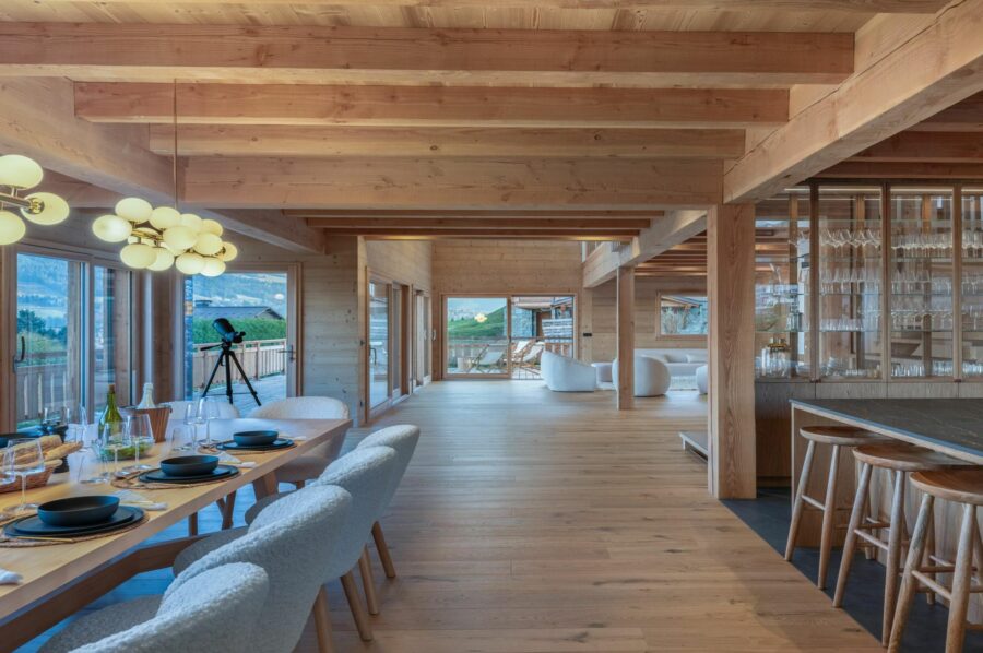 chalet-sadie-dining-room-openplan-spacious-modern-alpine-design-luxury-megeve