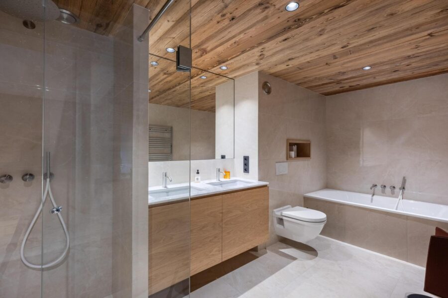 chalet-sage-bathroom-bathtub-sink-spacious-modern-design-luxury-megeve