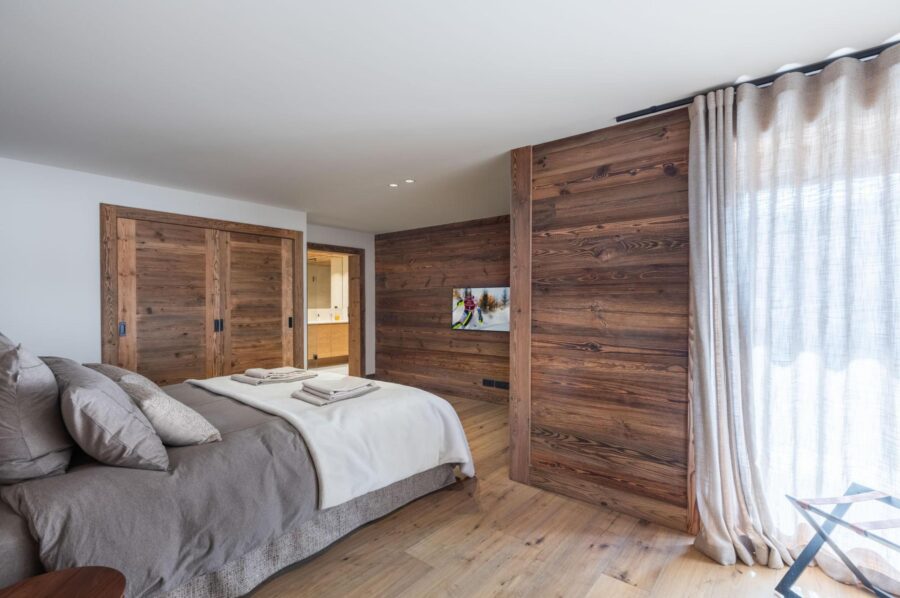 chalet-sage-bedroom-elegant-modern-interiors-luxury-megeve