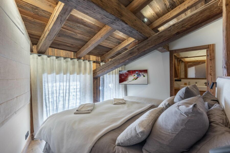 chalet-sage-bedroom-elegant-tranquil-alpine-design-luxury-megeve