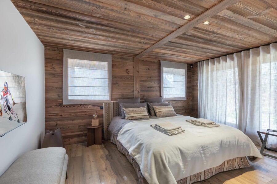 chalet-sage-bedroom-tranquil-alpine-interior-luxury-megeve