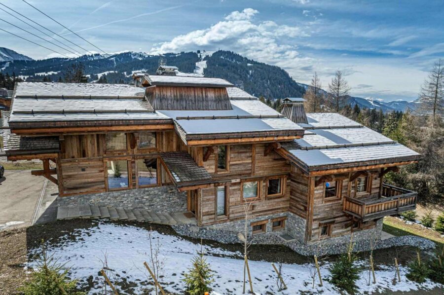 chalet-sage-exterior-winter-slope-mountain-views-luxury-rental-retreat-megeve