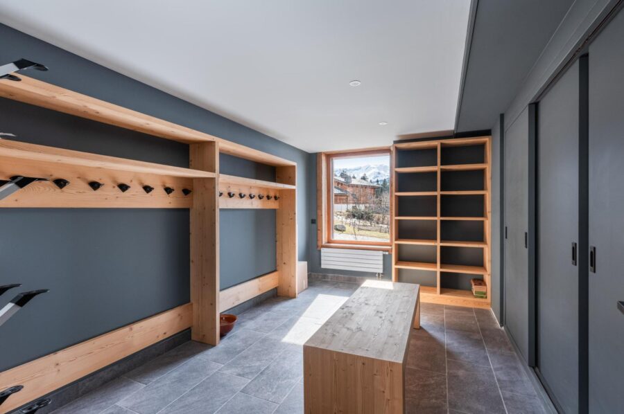 chalet-sage-ski-room-boot-storage-luxury-megeve