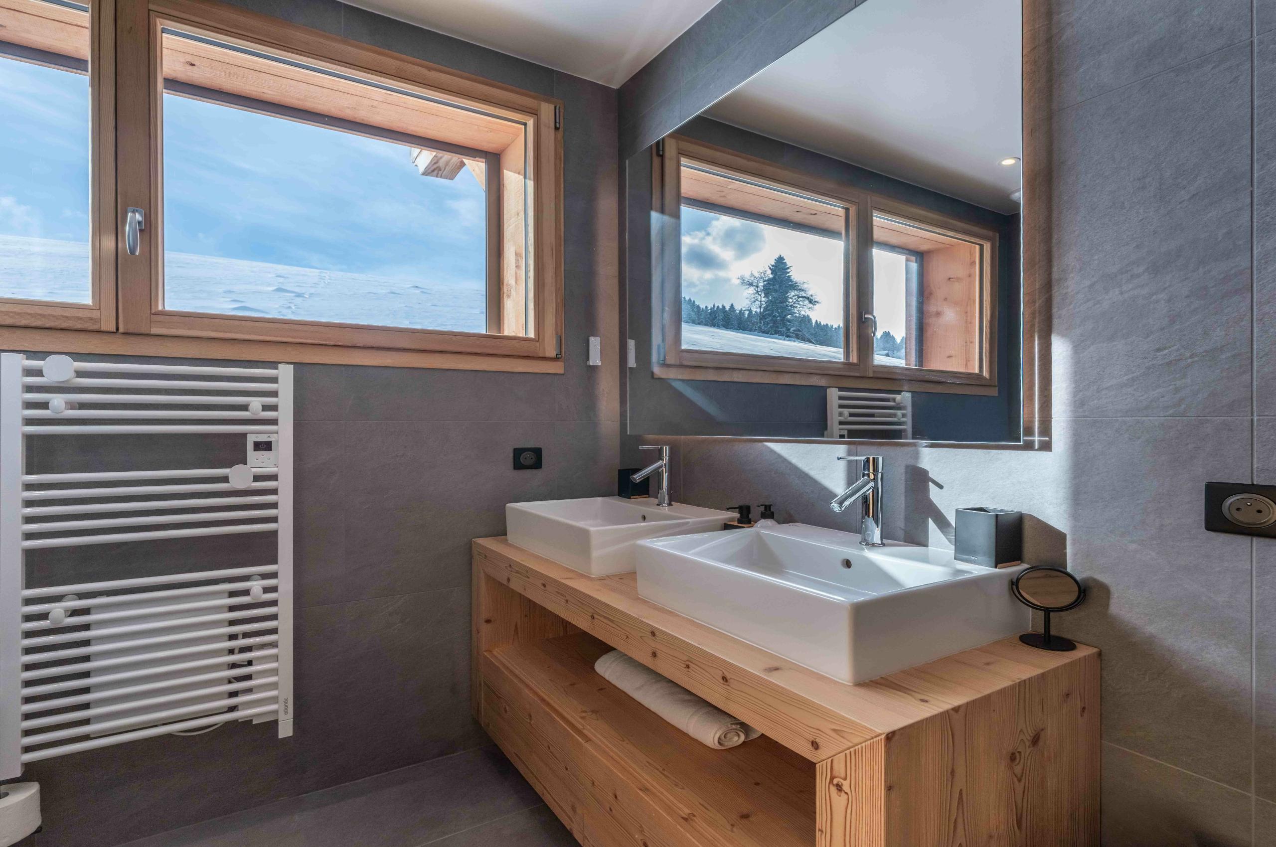 chalet-thalia-bathroom-double-sink-luxury-megeve