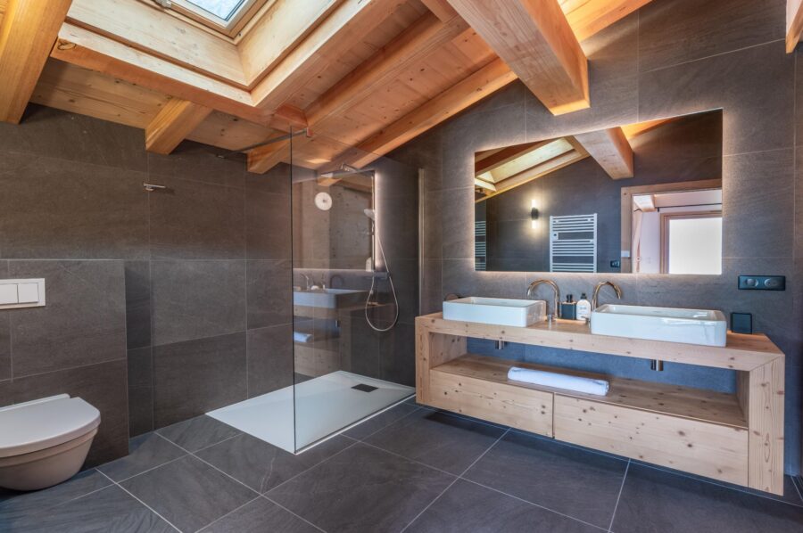 chalet-thalia-bathroom-double-sink-shower-modern-sleek-design-luxury-megeve
