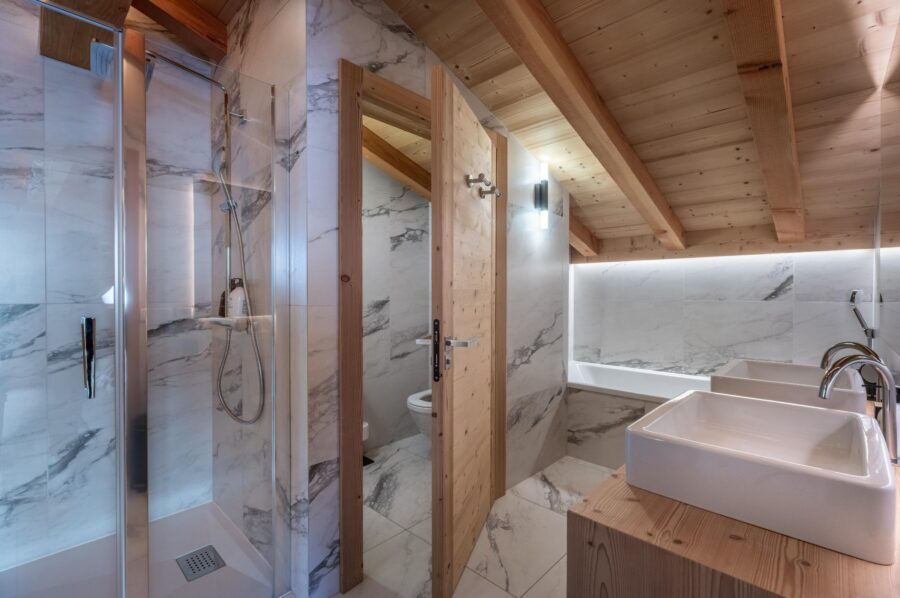 chalet-thalia-bathroom-sink-bathtub-shower-luxury-megeve