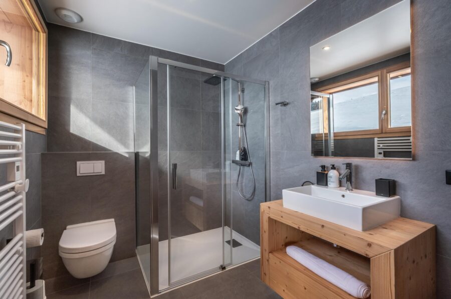 chalet-thalia-bathrooms-shower-luxury-megeve