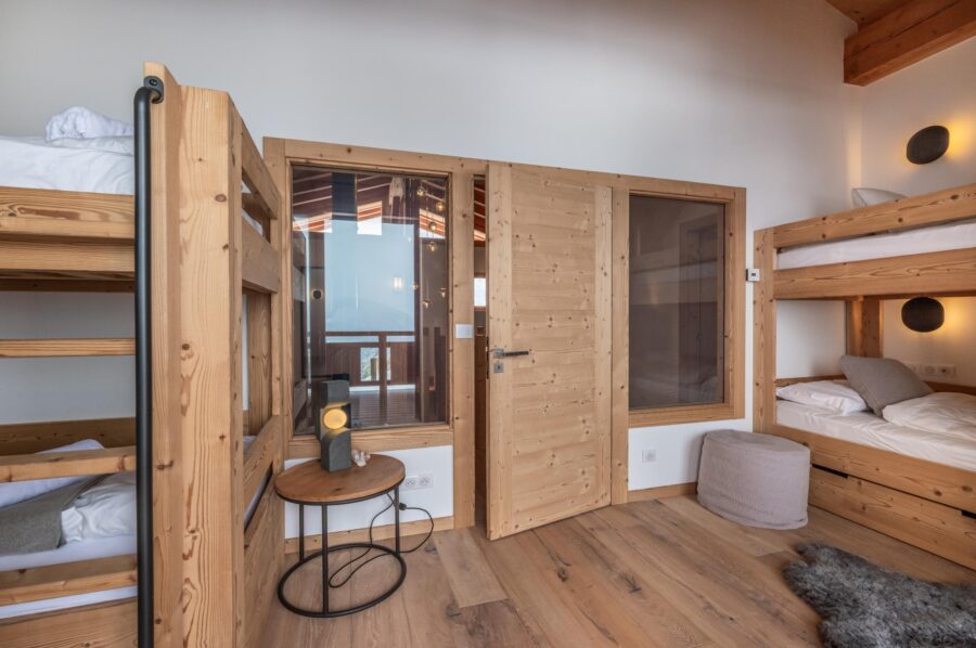 chalet-thalia-bunk-bedroom-elegant-modern-design-luxury-megeve