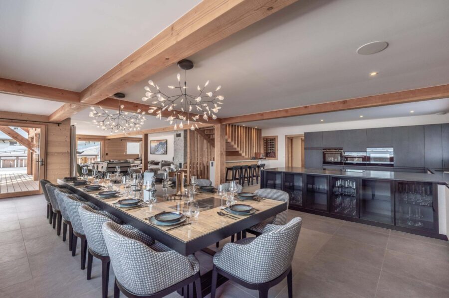 chalet-thalia-dining-room-kitchen-openplan-elegant-design-luxury-megeve