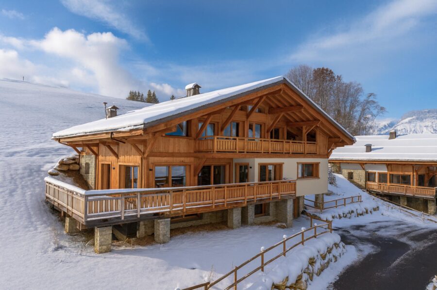 chalet-thalia-exterior-luxury-alpine-rental-retreat-megeve