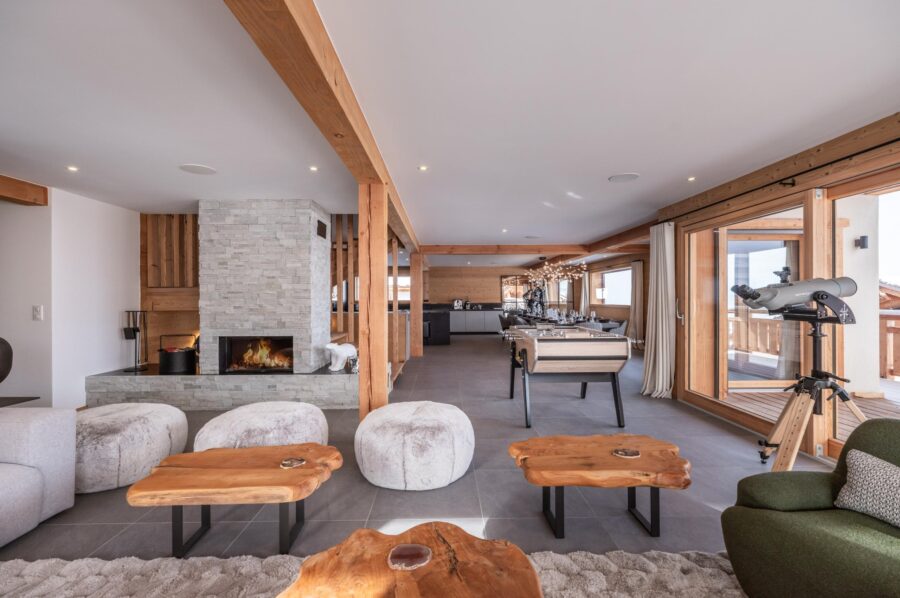 chalet-thalia-living-room-openplan-fireplace-modern-alpine-design-luxury-megeve