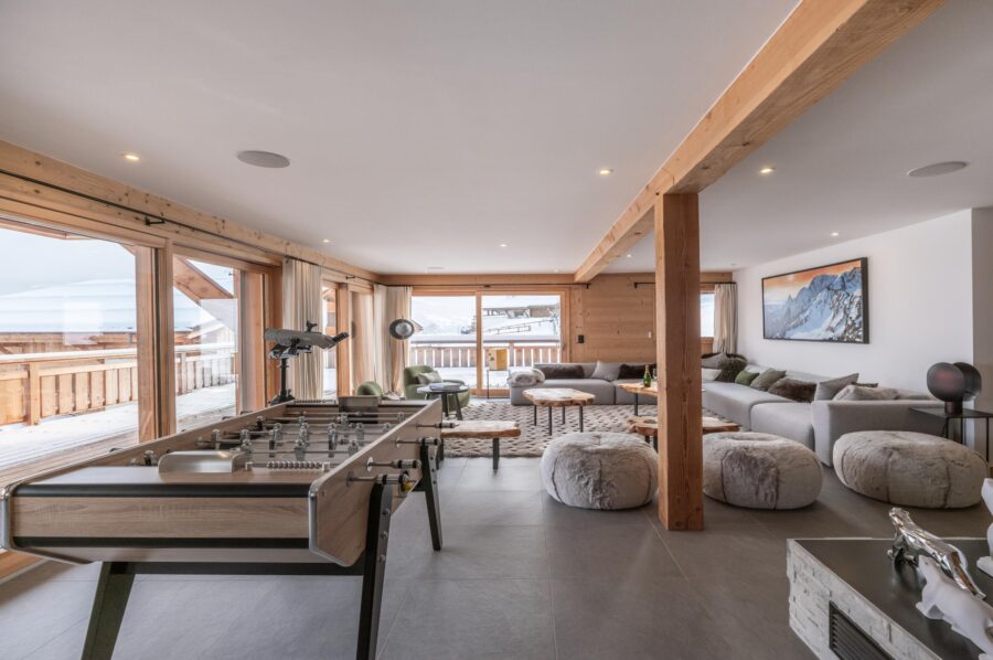 chalet-thalia-living-room-openplan-football-table-luxury-megeve