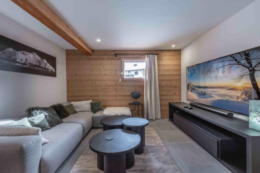 chalet-thalia-tv-lounge-cinema-room-luxury-megeve