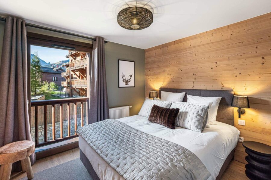 chalet-winnie-bedroom-elegant-alpine-design-luxury-courchevel1650