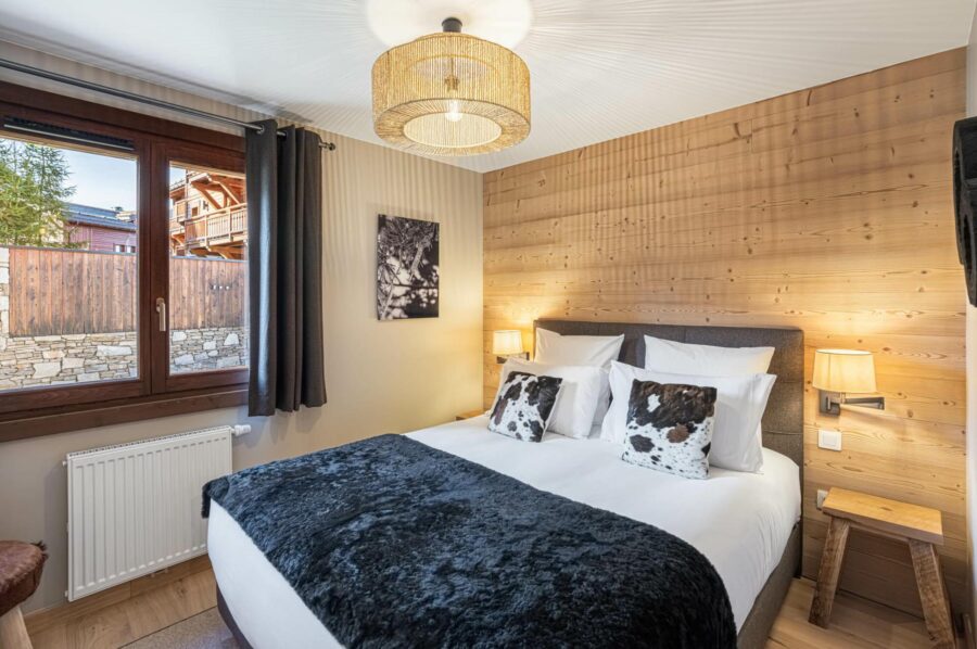 chalet-winnie-bedroom-tranquil-alpine-design-luxury-courchevel1650