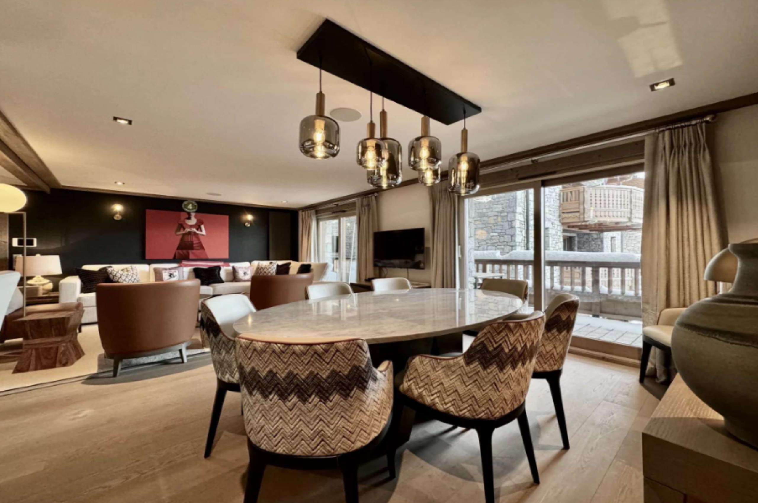 residence-blue-dining-room-openplan-elegant-design-luxury-courchevel1850