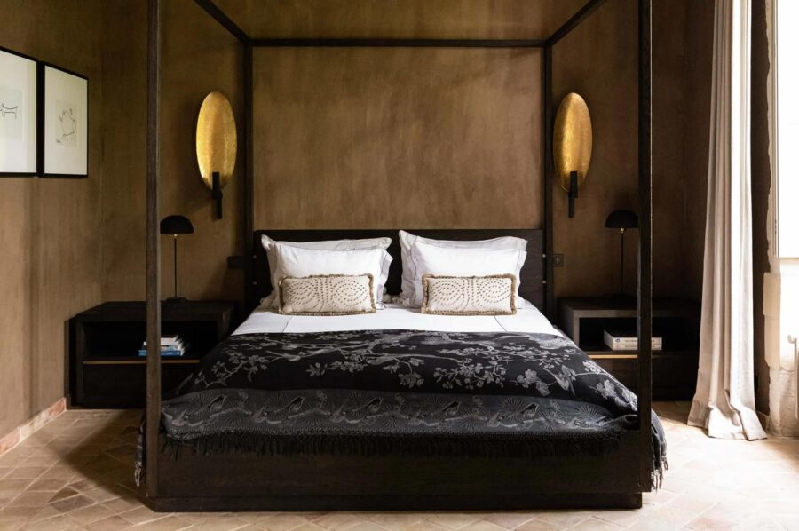 villa-suzanne-bedroom-elegant-dramatic-interiors-luxury-provence