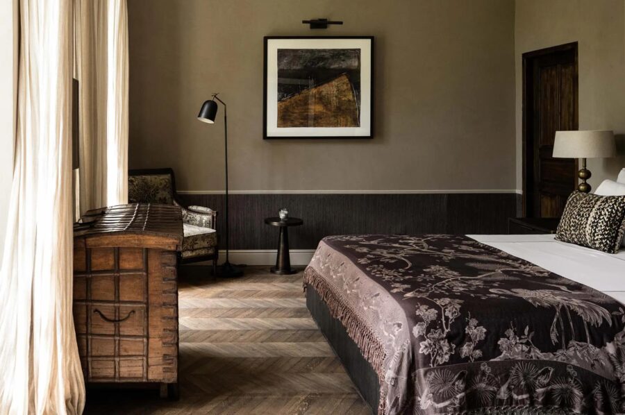 villa-suzanne-bedroom-elegant-serene-luxury-interiors-provence