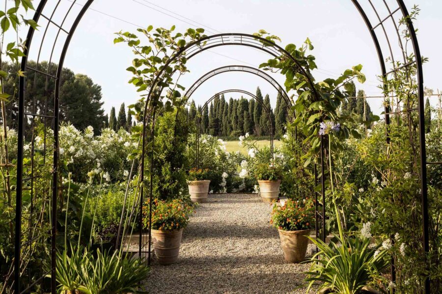 villa-suzanne-garden-wildlife-peaceful-natural-sanctuary-luxury-provence