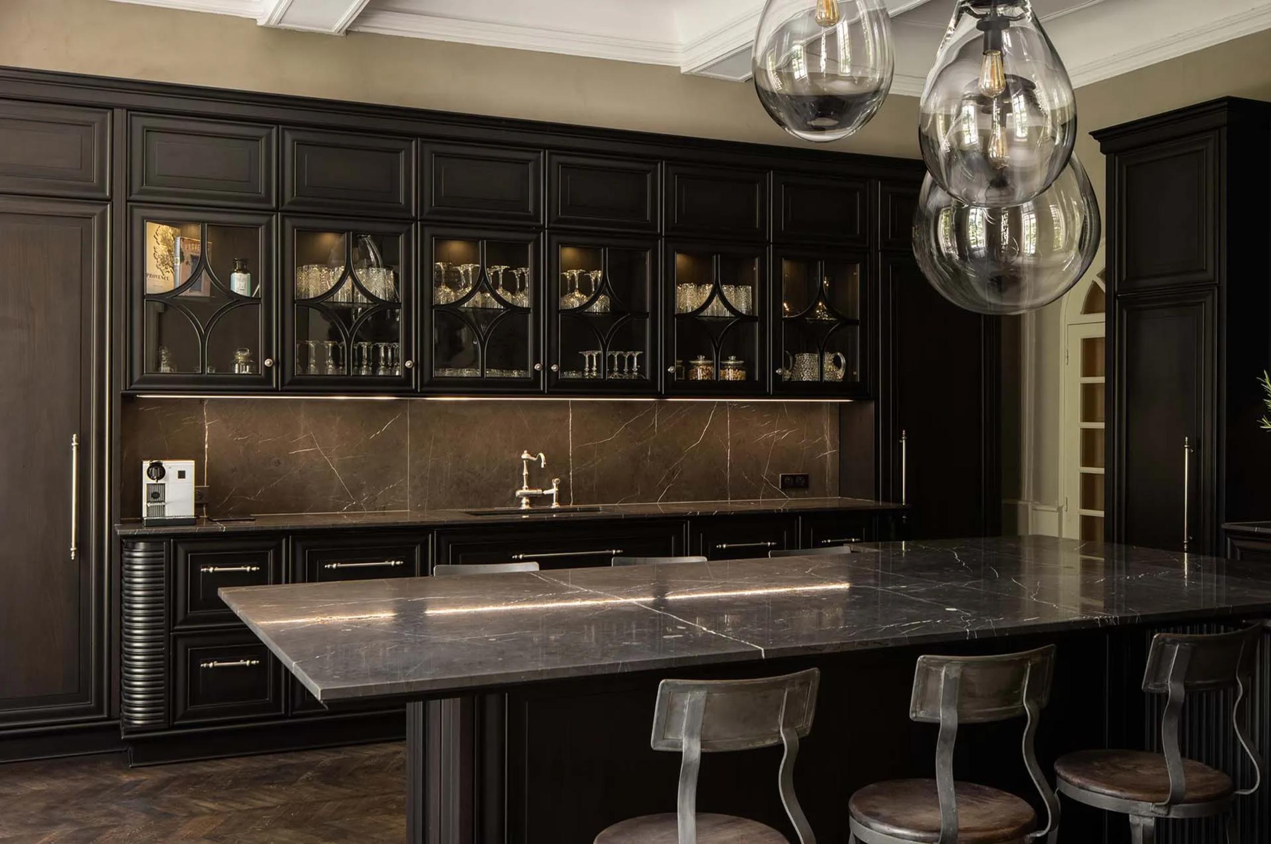 villa-suzanne-kitchen-sleek-modern-design-luxury-provence