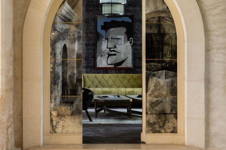 villa-suzanne-living-room-hallway-artwork-elegant-interior-design-luxury-provence