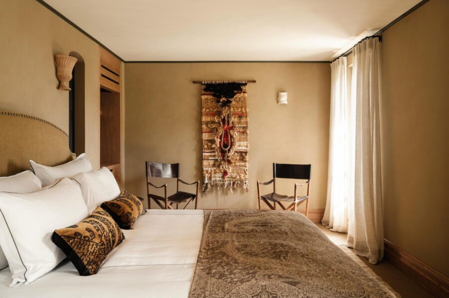 villa-sylvie-bedroom-elegant-artwork-serene-design-luxury-provence