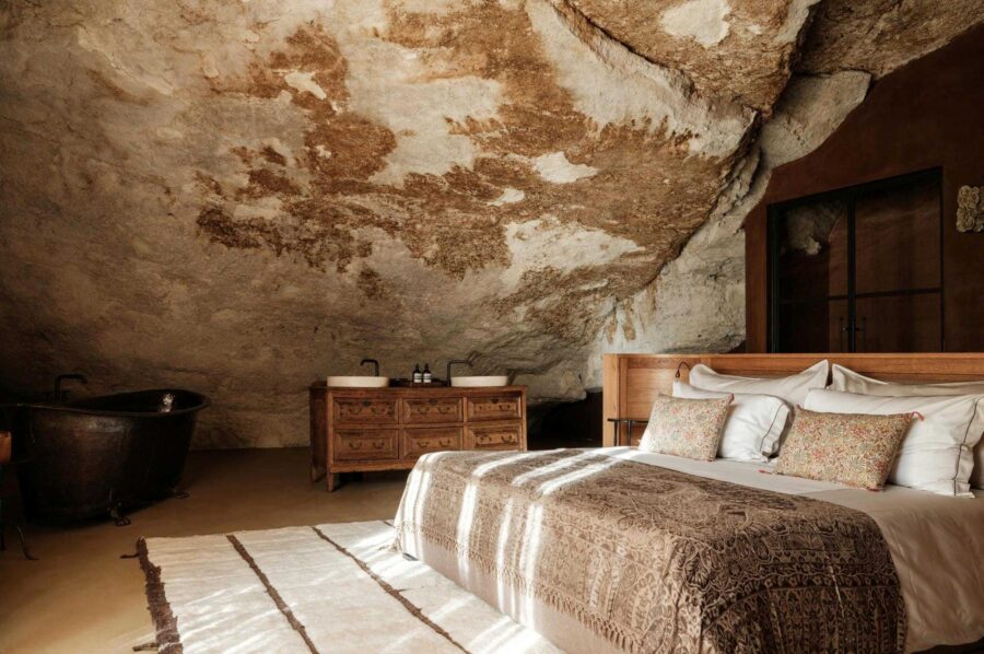 villa-sylvie-bedroom-unique-architecture-elegant-bespoke-interiors-luxury-provence