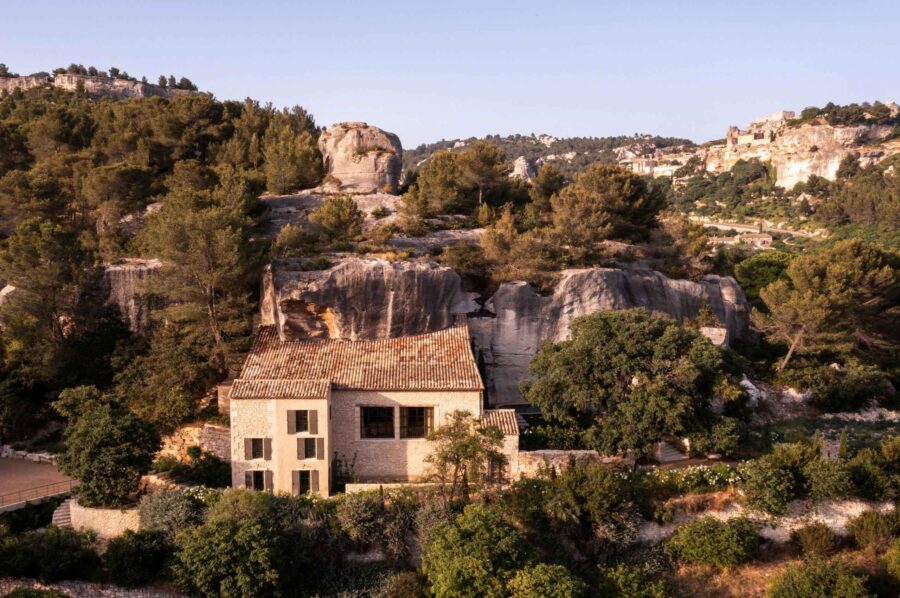villa-sylvie-exterior-luxury-rental-retreat-provence