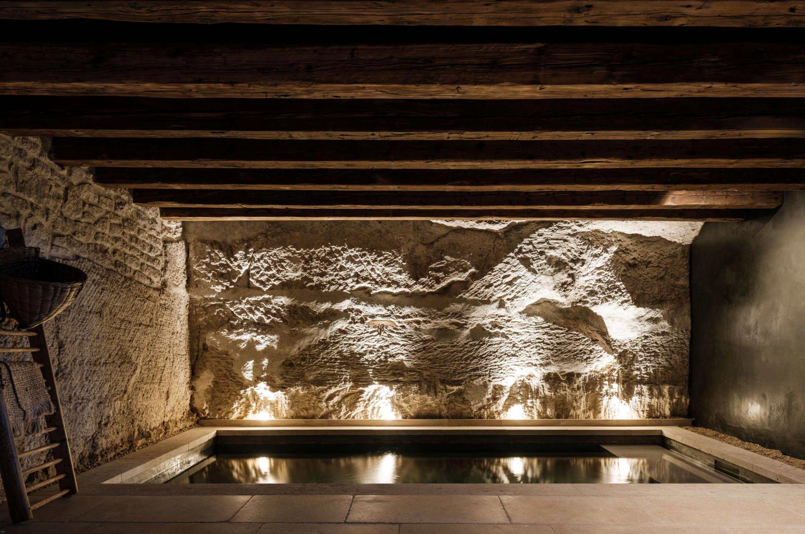 villa-sylvie-indoor-swimming-pool-spa-wellness-relaxation-luxury-provence