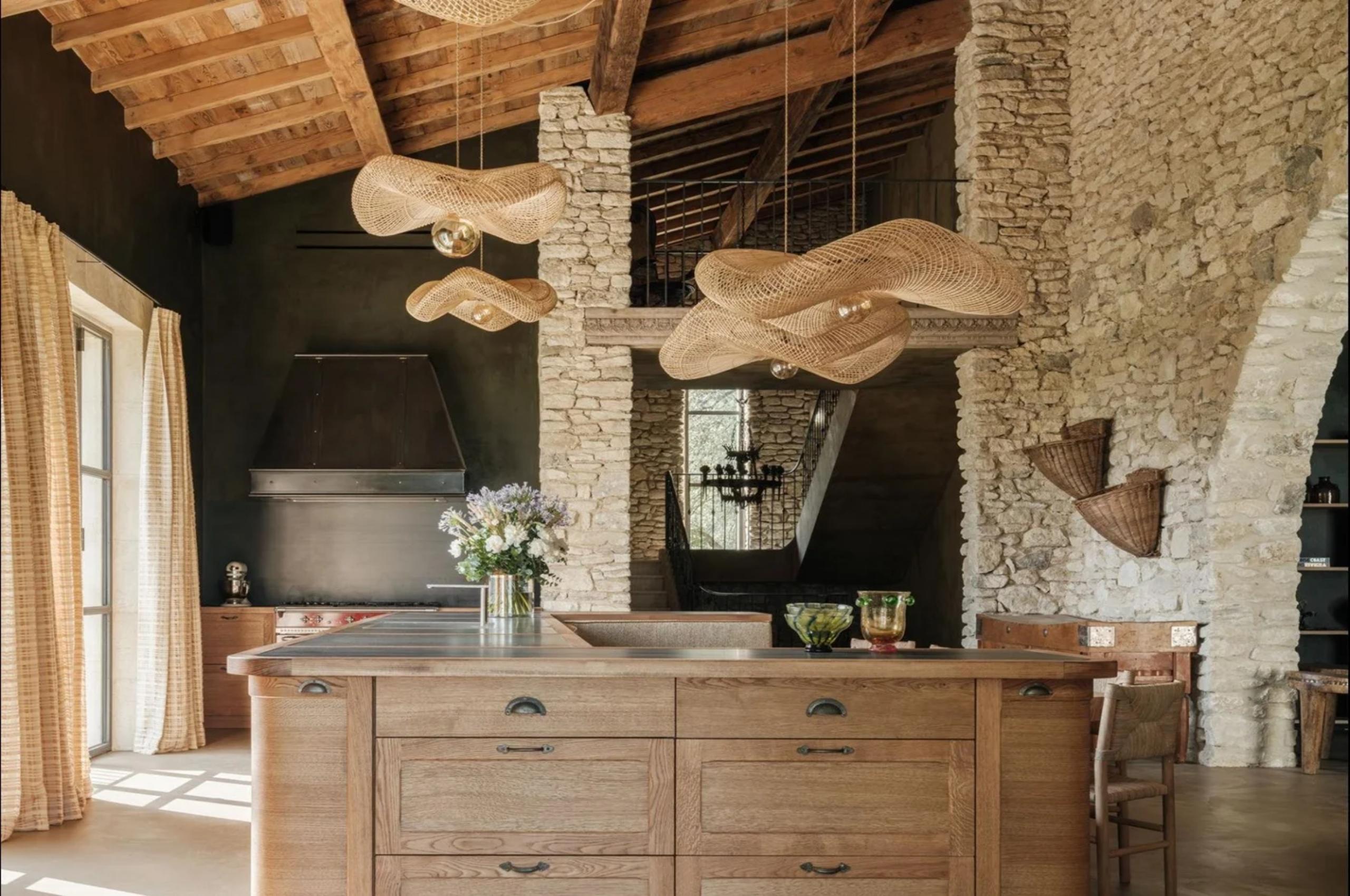 villa-sylvie-kitchen-elegant-design-unique-lighting-luxury-interior-provence
