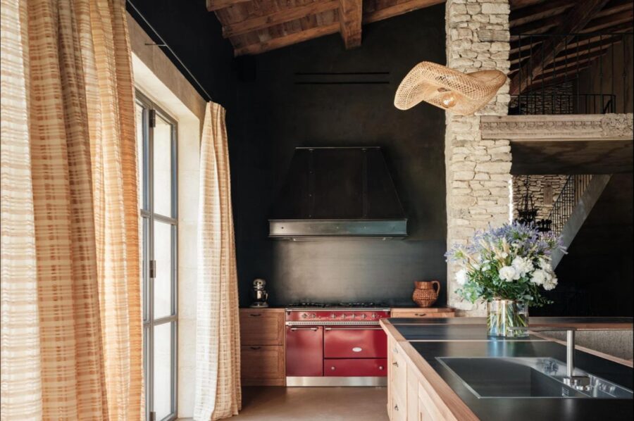 villa-sylvie-kitchen-sleek-modern-bright-elegant-design-luxury-provence