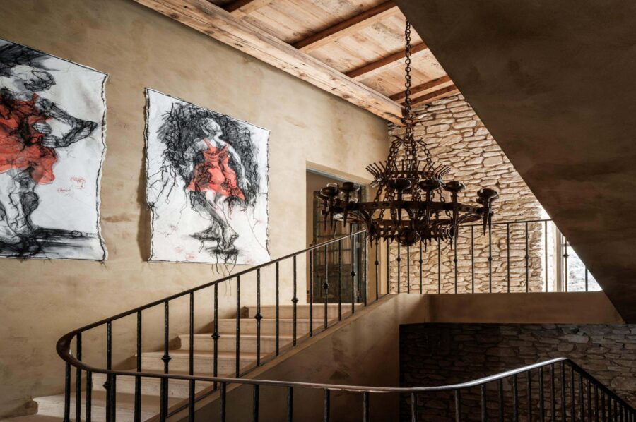 villa-sylvie-staircase-interior-artwork-elegant-design-luxury-provence
