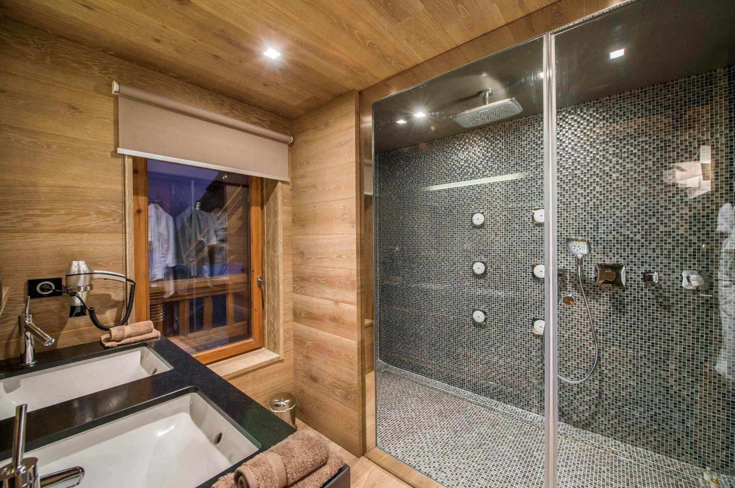 chalet-arla-bathroom-shower-modern-alpine-design-luxury-courchevel1650