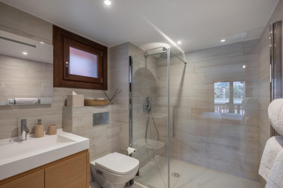 chalet-aster-bathroom-walk-in-shower-luxury-design-courchevel1650
