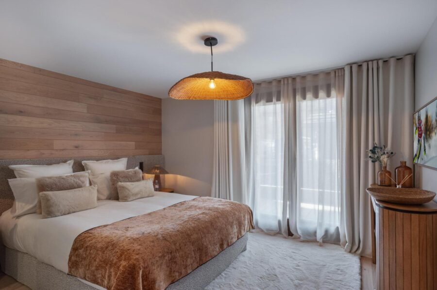 chalet-aster-bedroom-elegant-tranquil-design-luxury-courchevel1650
