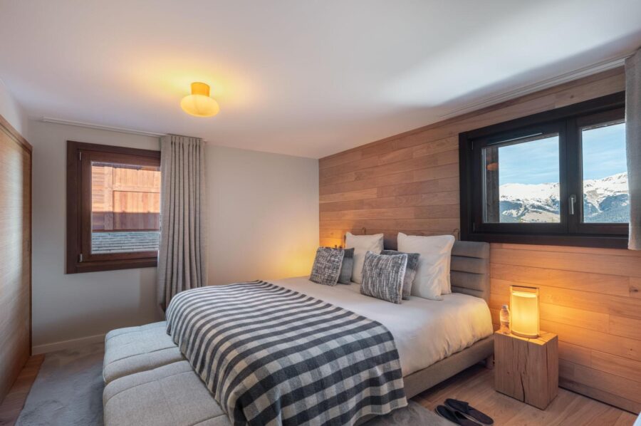 chalet-aster-bedroom-modern-alpine-design-mountain-views-luxury-courchevel1650