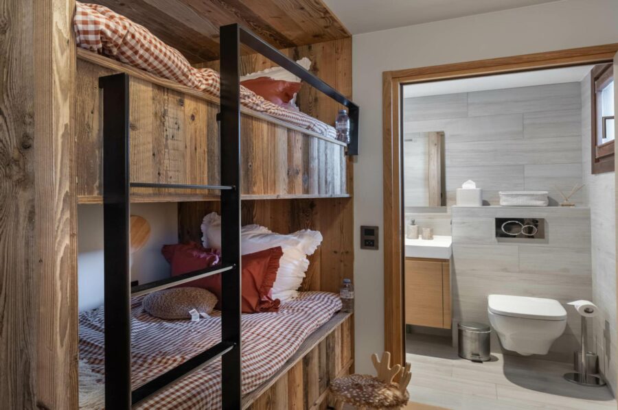 chalet-aster-childrens-bunk-bedroom-ensuite-bathroom-luxury-courchevel1650