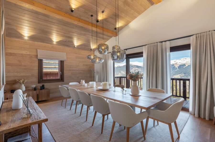 chalet-aster-dining-room-mountain-view-elegant-modern-design-luxury-courchevel1650