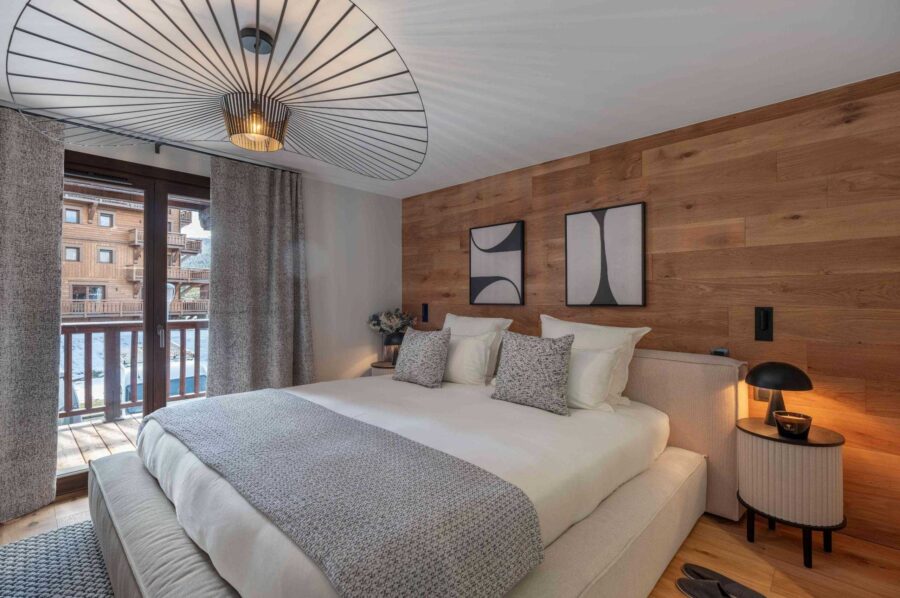 chalet-isla-bedroom-elegant-modern-alpine-design-luxury-interior-courchevel1650