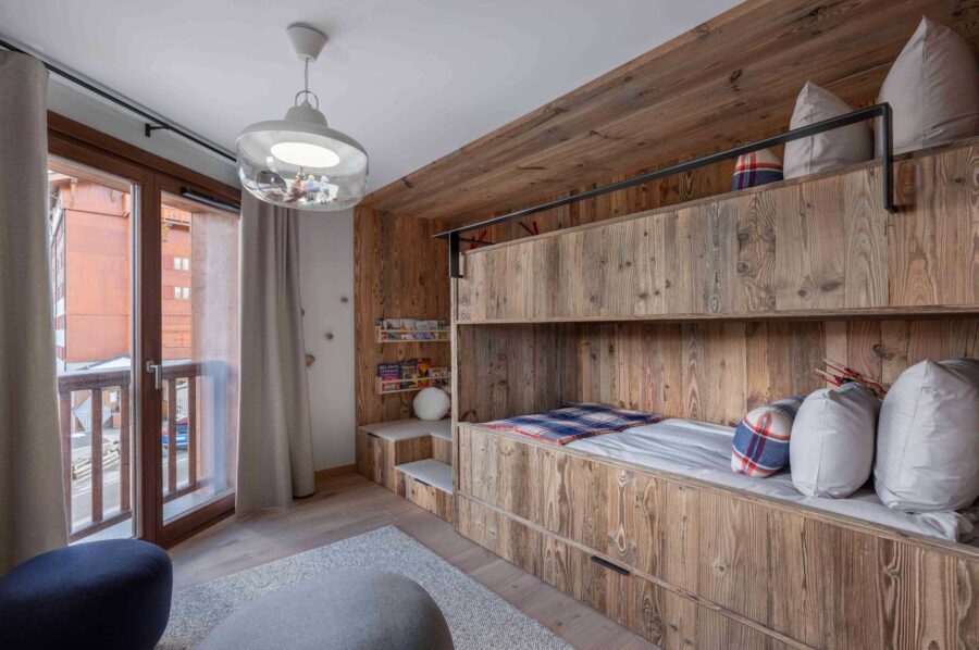 chalet-isla-childrens-bunk-bedroom-balcony-luxury-interiors-courchevel1650